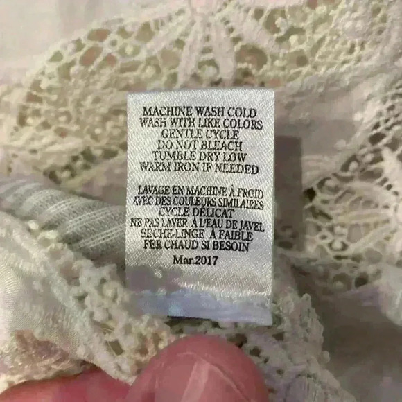 White Crow sleeveless button-down blouse - Picture 9 of 12